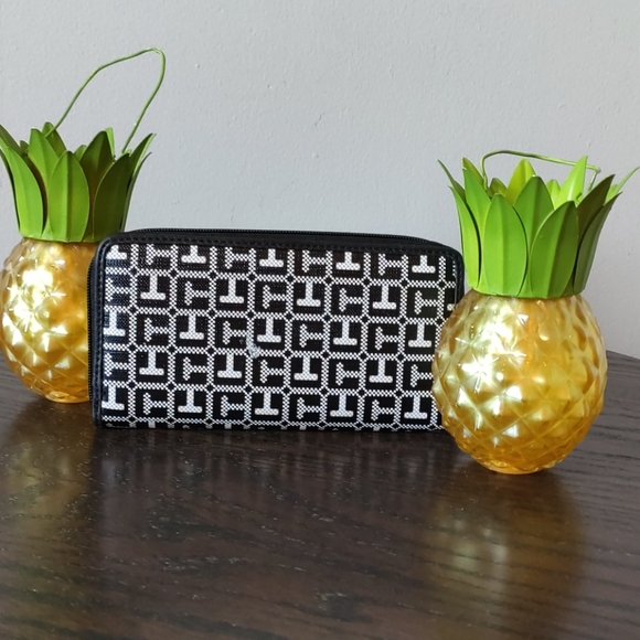 🍋 Tommy Hilfiger | Wallet 🍋 - Picture 2 of 4